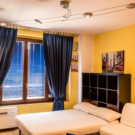 Cozy Suite Rogoredo Apartment Next To The Metro And Train Station Милано Екстериор снимка