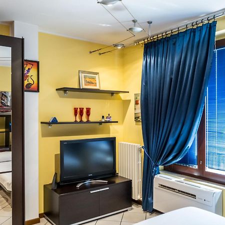 Cozy Suite Rogoredo Apartment Next To The Metro And Train Station Милано Екстериор снимка