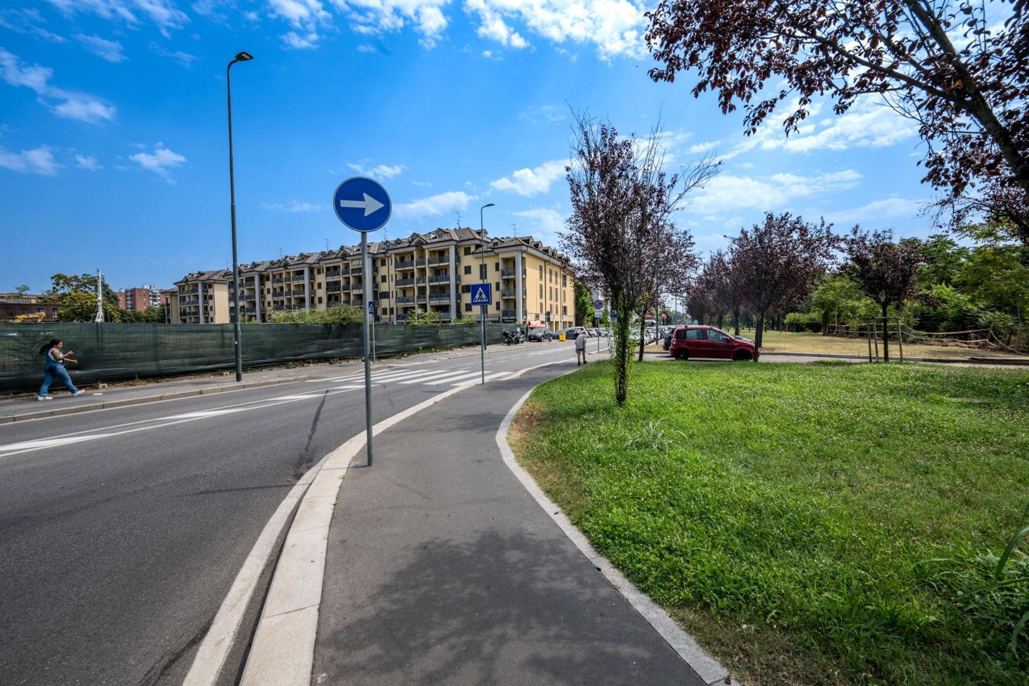 Cozy Suite Rogoredo Apartment Next To The Metro And Train Station Милано Екстериор снимка