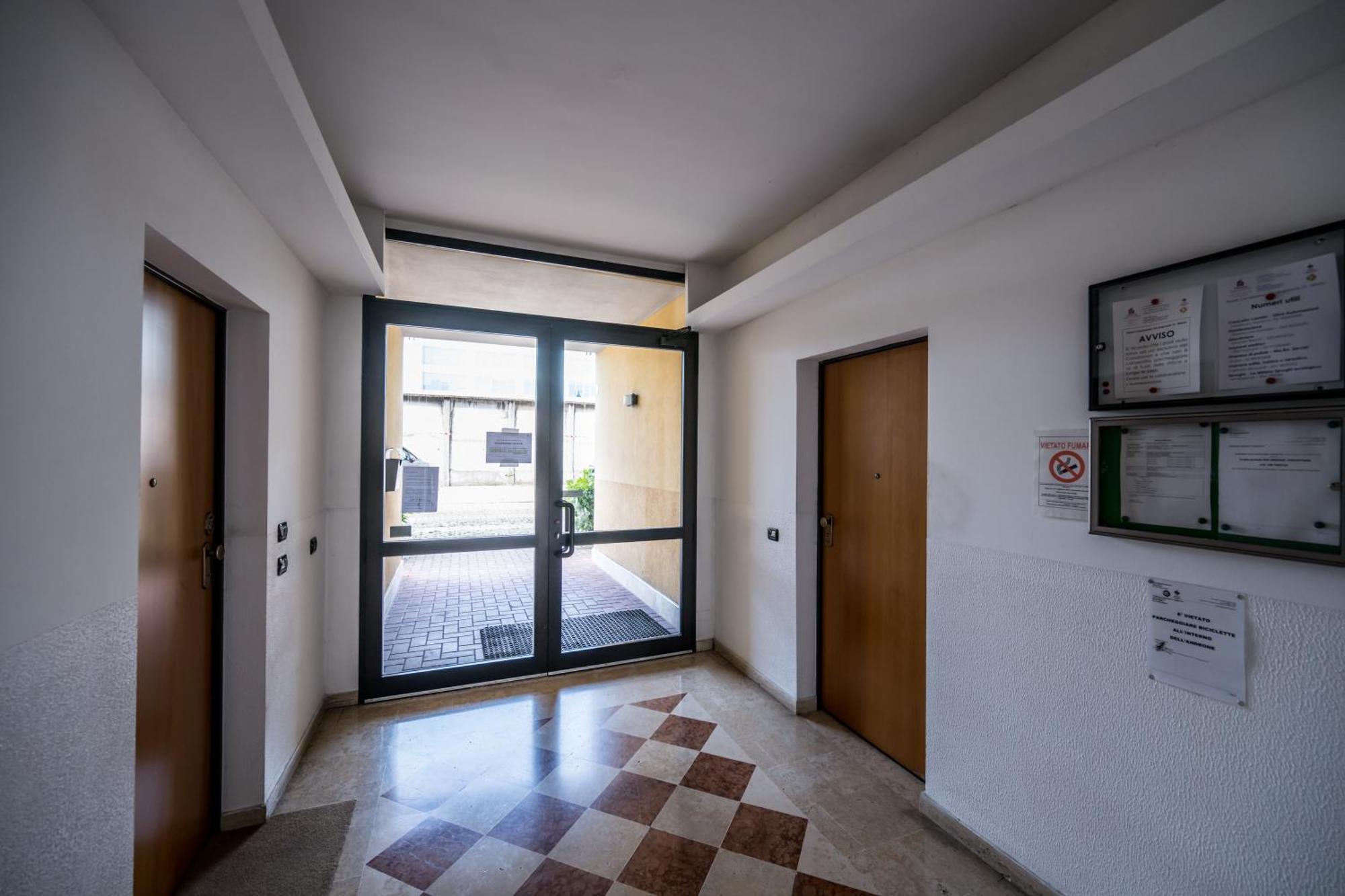 Cozy Suite Rogoredo Apartment Next To The Metro And Train Station Милано Екстериор снимка