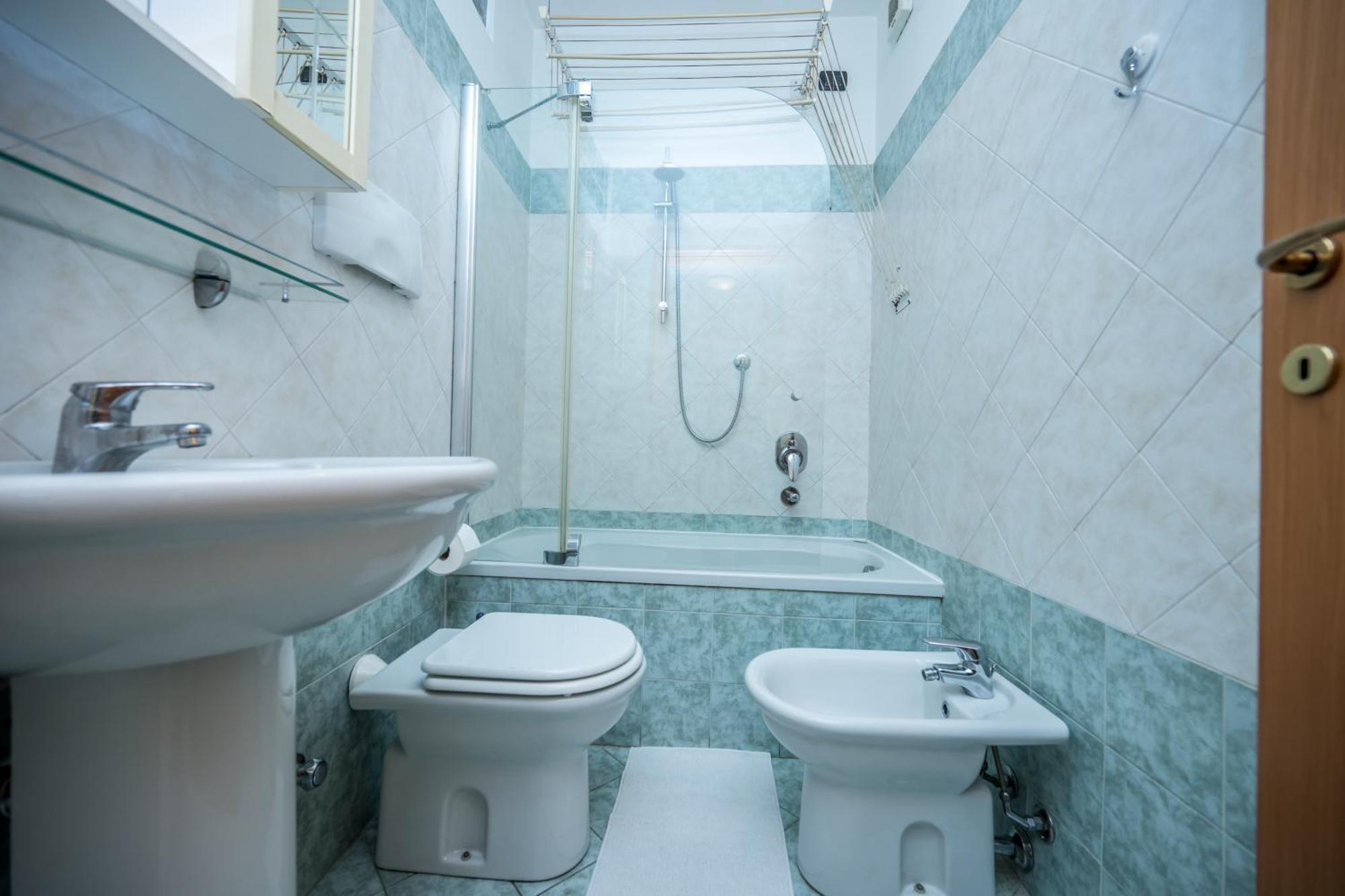 Cozy Suite Rogoredo Apartment Next To The Metro And Train Station Милано Екстериор снимка