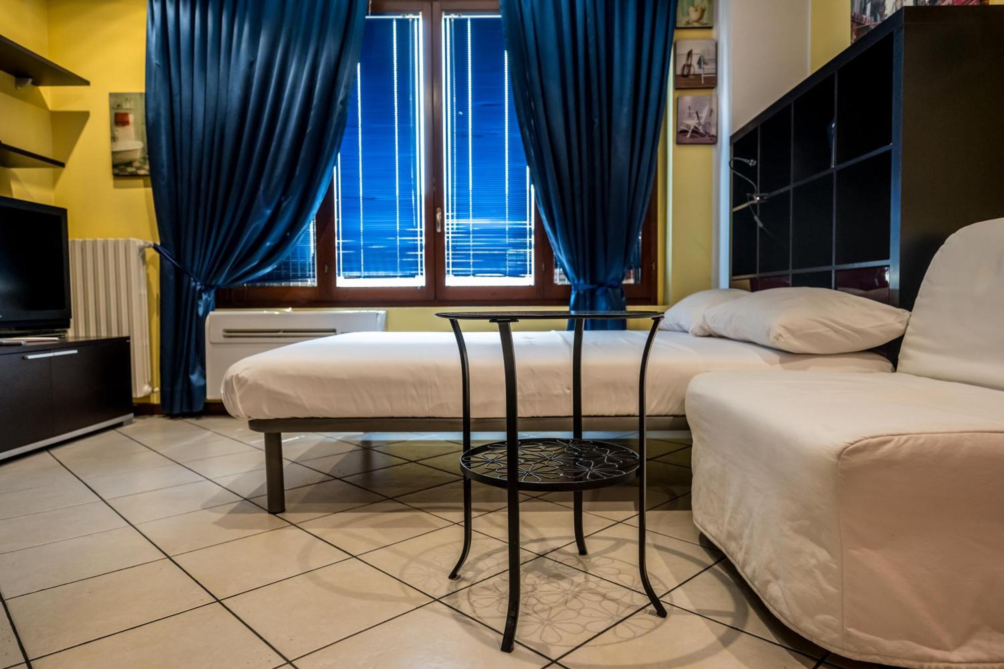 Cozy Suite Rogoredo Apartment Next To The Metro And Train Station Милано Екстериор снимка