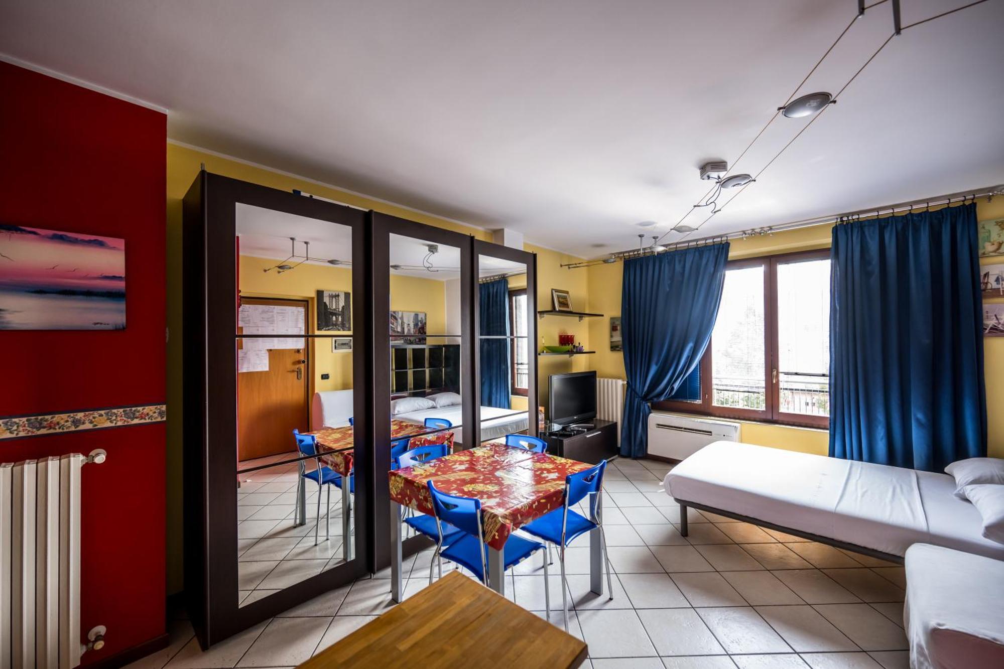 Cozy Suite Rogoredo Apartment Next To The Metro And Train Station Милано Екстериор снимка